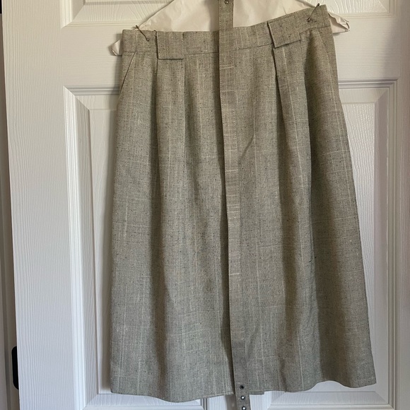 Vintage skirt with belt - Picture 1 of 2